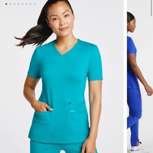 Jaannu teal scrub set. Includes top, joggers and yoga scrub pants.